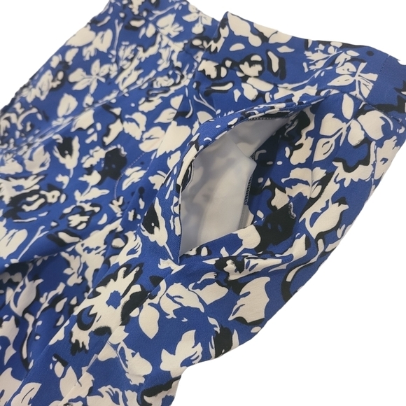 Mario Serrani Italy Women Stretch Short Size 4 in Royal Print - Picture 5 of 5